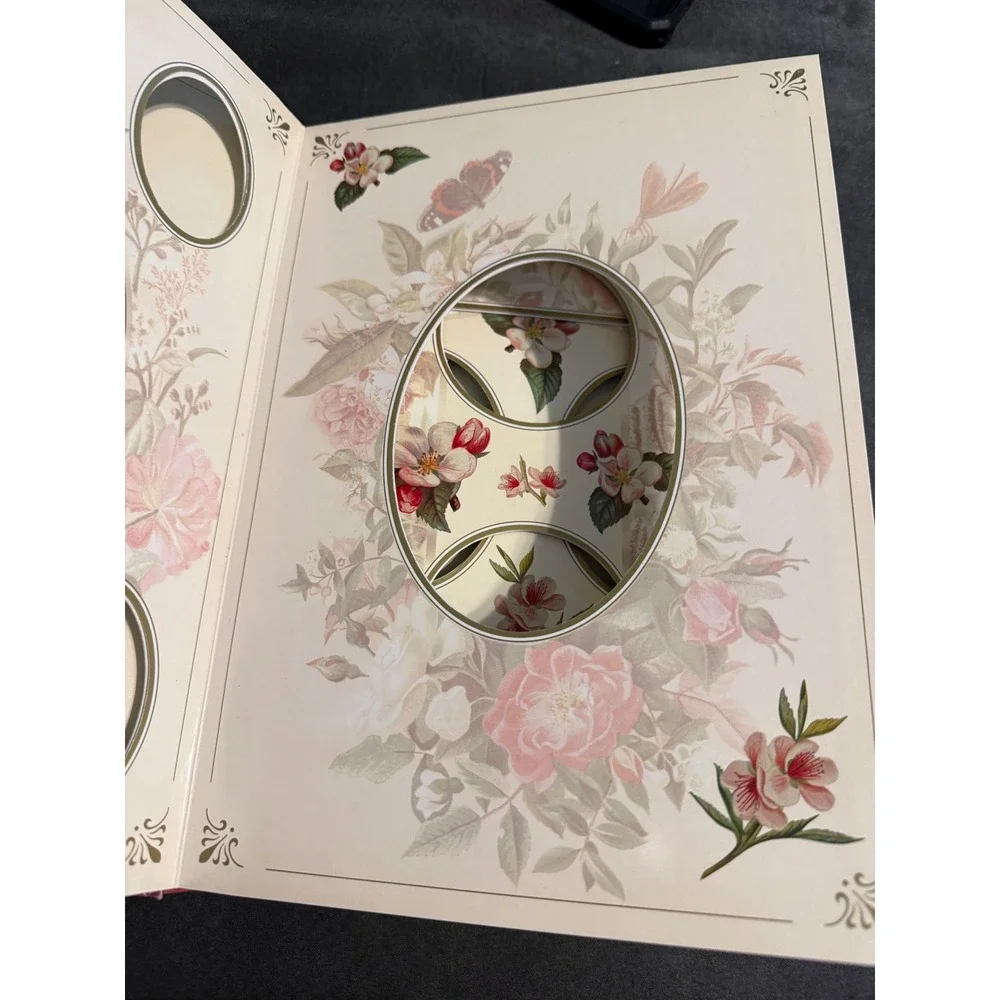 Robert Frederick‎ Family Photograph Album Vintage Floral Die Cut Frames 1999